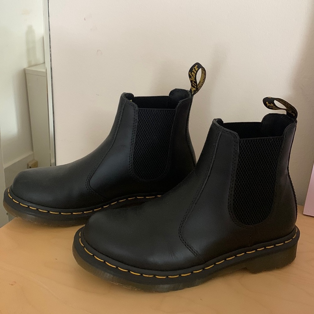 Doc Martens 2976 Black Chelsea Boots! Barely worn and look brand new!